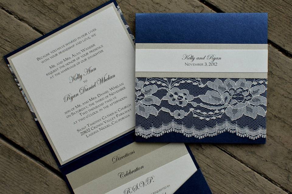 Booklet pocket fold with lace on cover