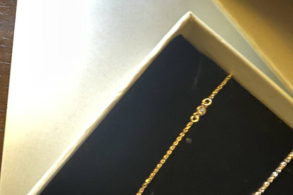 custom-name-necklace-yellow-gold-gift-box-haejin-jewelry-brooklyn.jpg