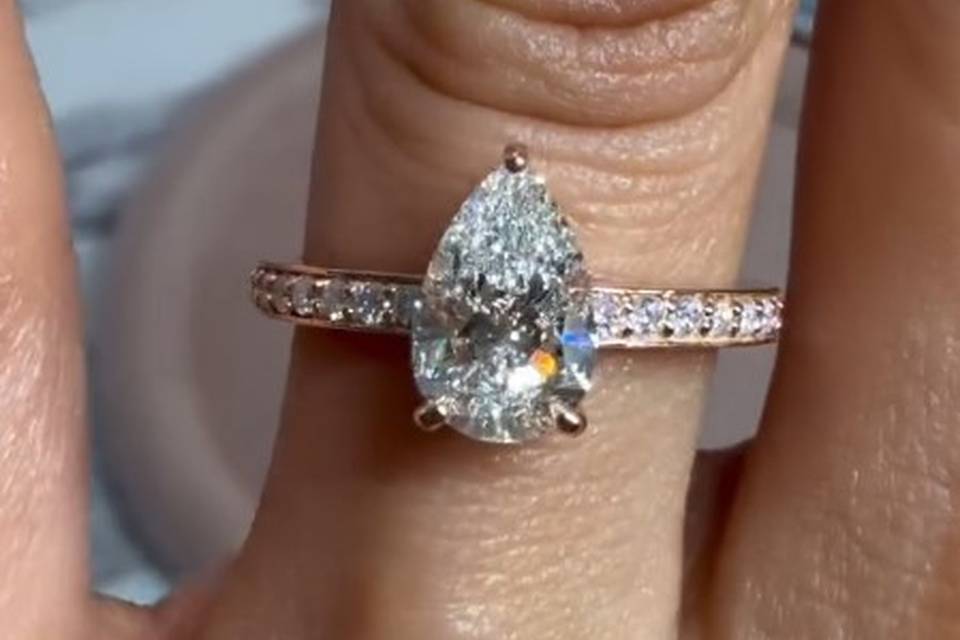 oval-solitaire-engagement-ring-window-light-haejin-brooklyn.jpg
