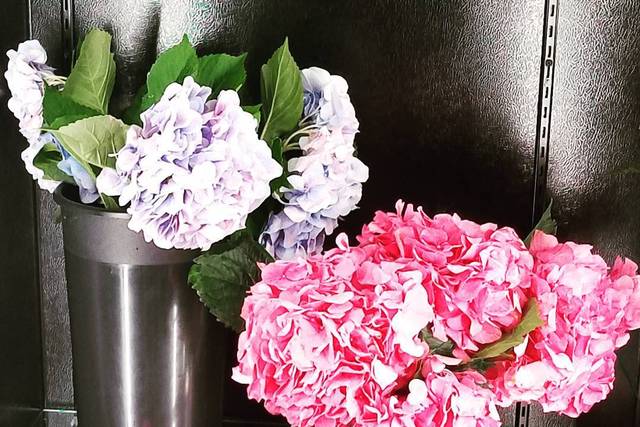 Broadwater Blooms Gift and Home