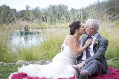 Groom's kiss