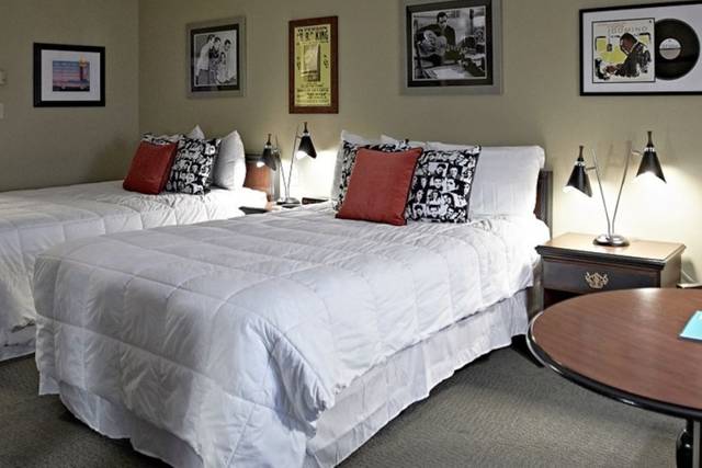 Don Hall's Guesthouse