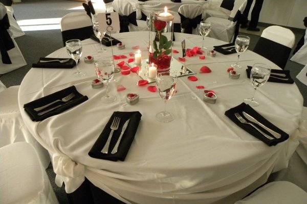 Table setting and floral decor