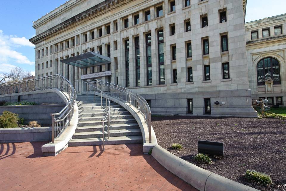 Exterior view of the Carnegie Library at Mt. Vernon Square - Events DC property