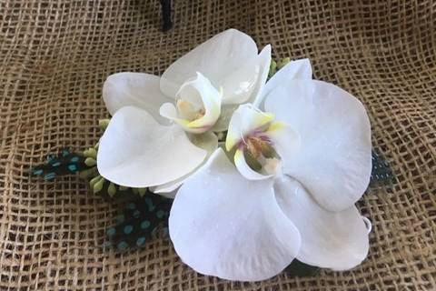 Classic white boutonniere