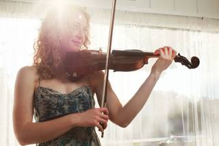 Laurel Thomsen Violin & Viola Performance