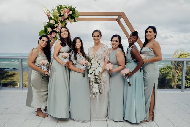 Bride & Bridesmaids
