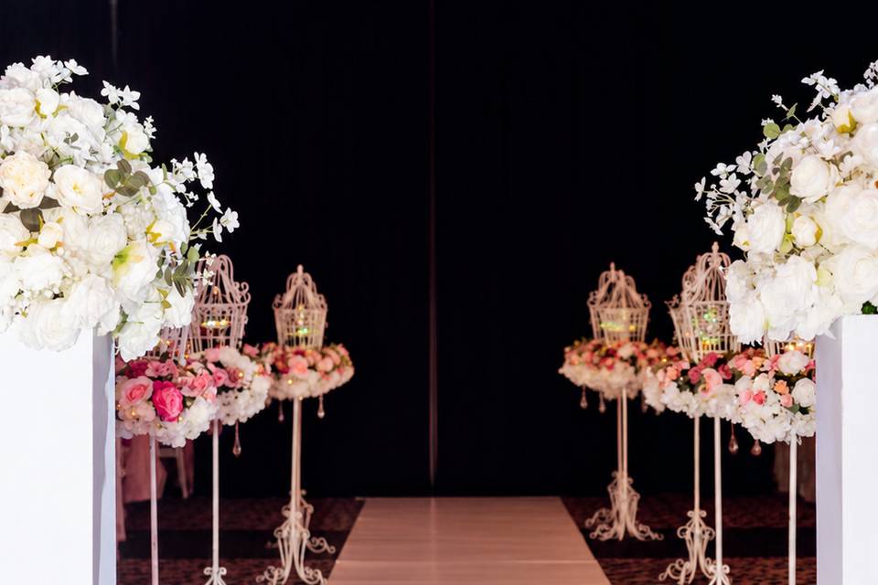 Aisle decor