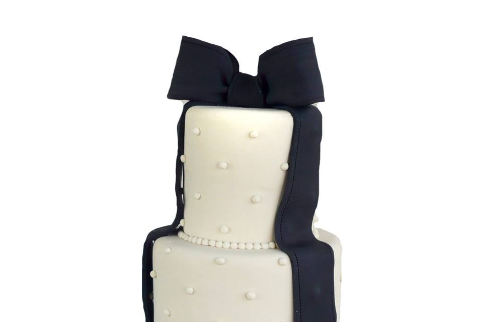 Black and White Wedding Cake