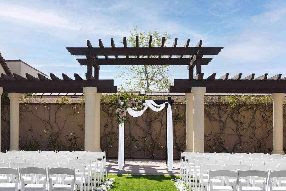 Arbor lawn