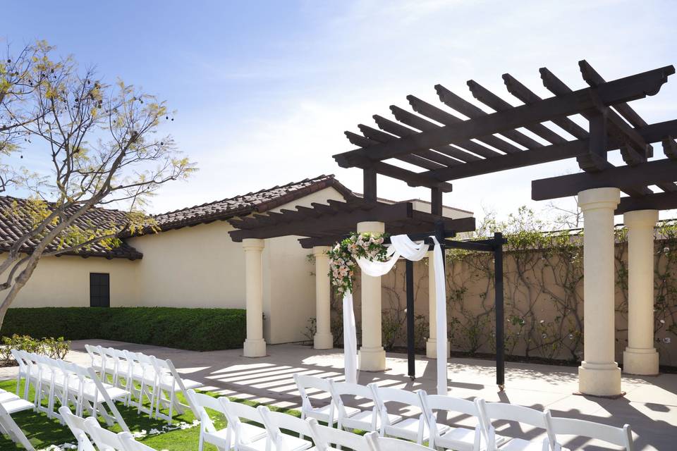 Arbor lawn