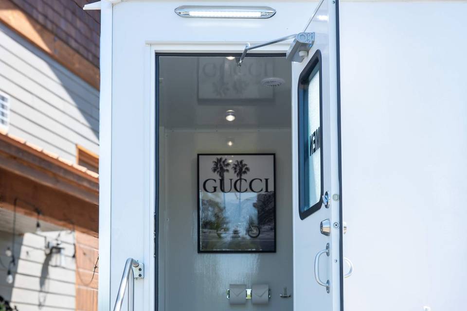 Womans main stall