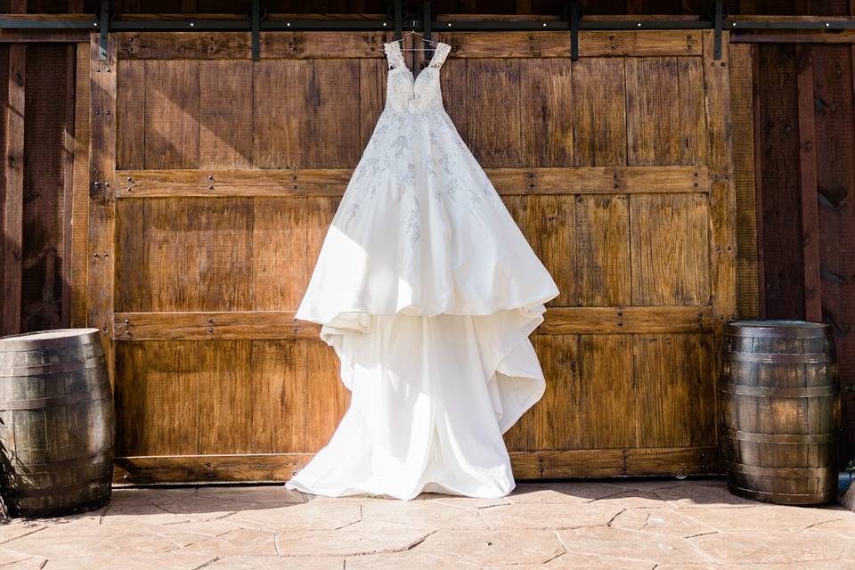 Barn door bridal