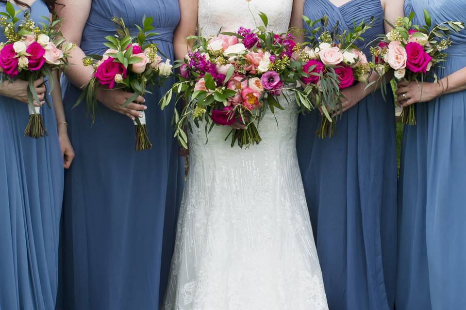 Wedding party florals Photo by Stela Zeharieva