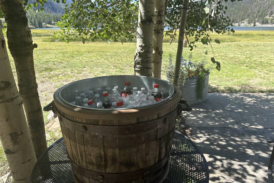 Beverage barrel for guests