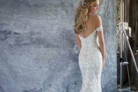 Flowy wedding gown