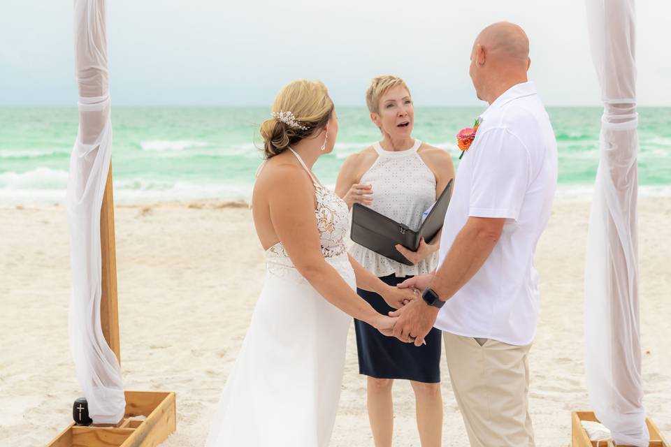 Holmes beach simple ceremony