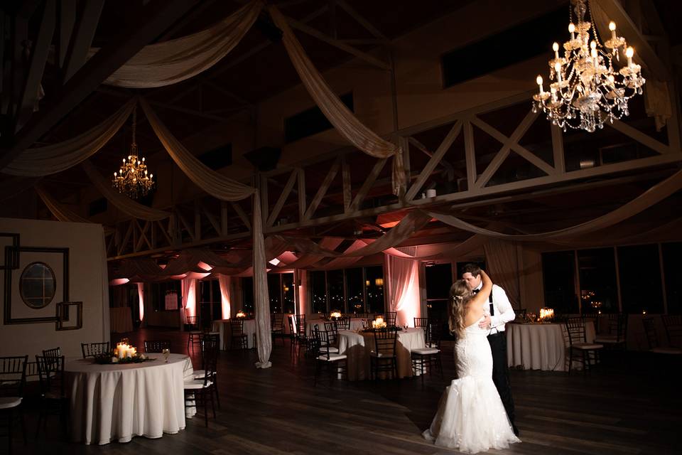 Bride and Groom last dance