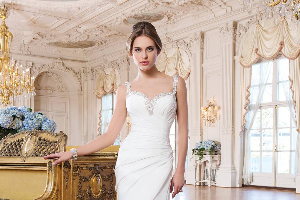 6341
Regal satin fit and flare dress embellished by a sweetheart neckline