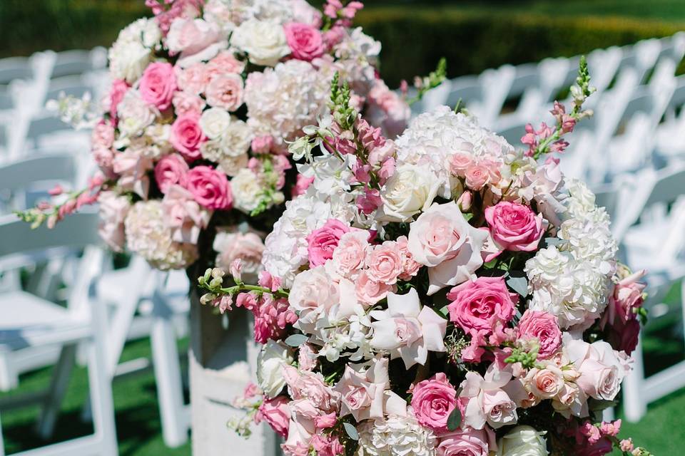 Aisle bouquets