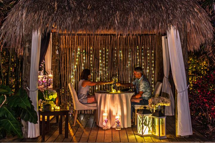 Private Dining Cabanas