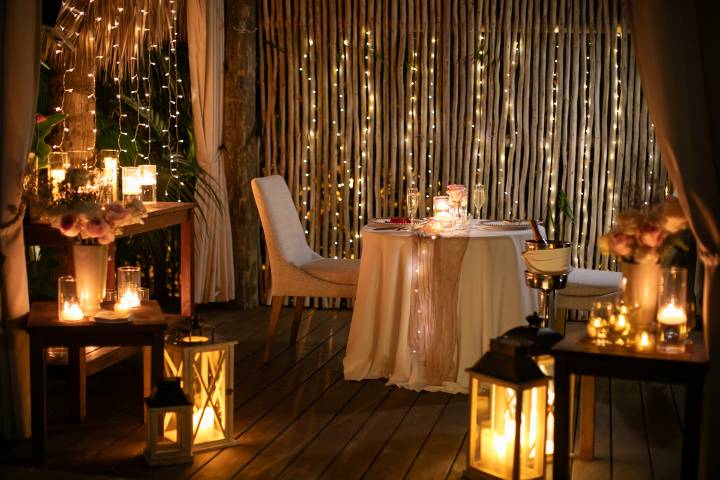 Private Dining Cabanas