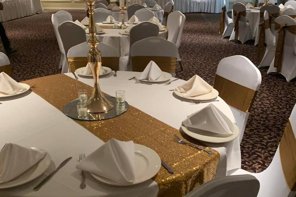 Alternate White & Gold Table