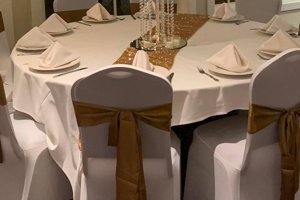 Simple White & Gold Table