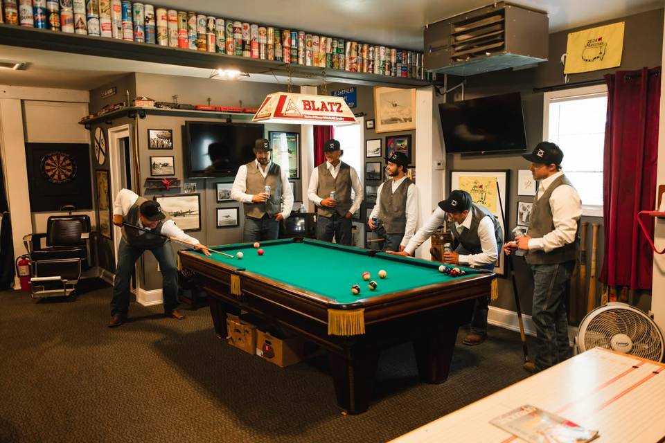 Groom room