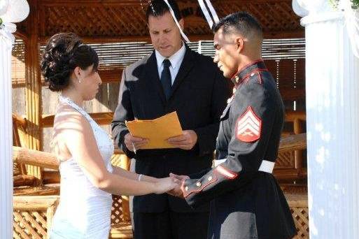 CALIFORNIAS #1 WEDDING OFFICIANT ENGLISH y ESPANOL/RESERVE EARLY!1-800-727-3527