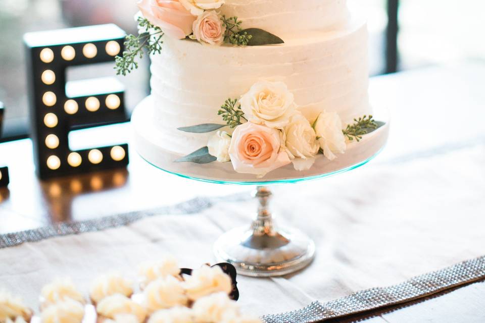 Cake flowers- Texas Blooms