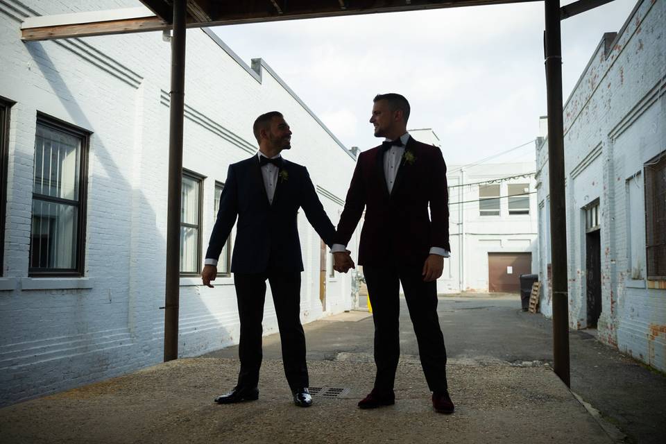 Richie & Jeff | Outdoor Area