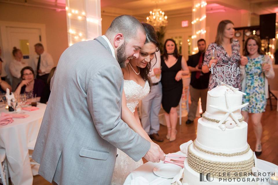 Cake cutting