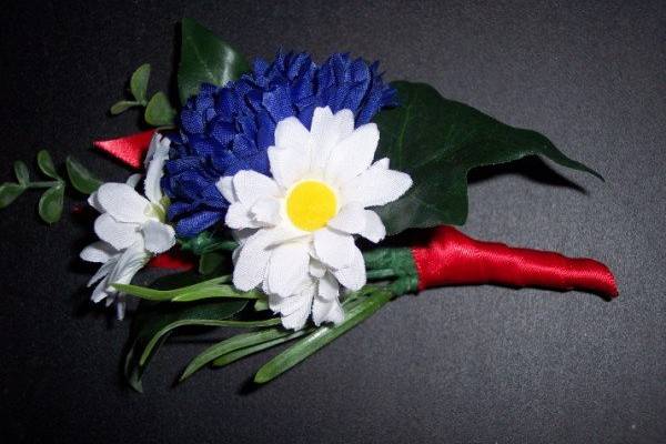 Red White and Blue Boutonniere.. Daisies and Bachelor Buttons.