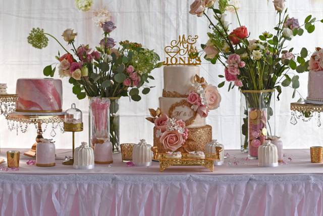 Bouquet Cakes by Nafi