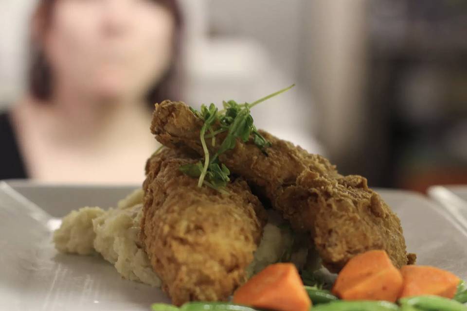 Fried chicken with seasonal vegetables