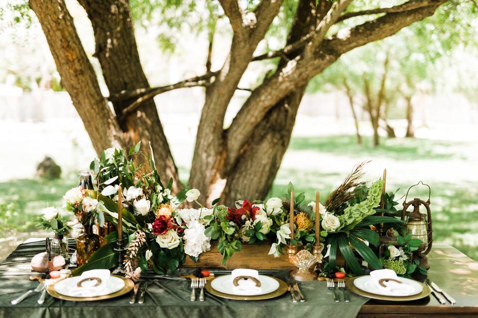 Outdoor reception table