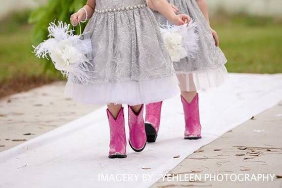 The bridal attendants