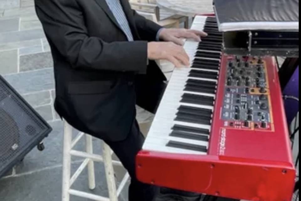 CREW-RICH-KEYS-SUIT copy.jpg