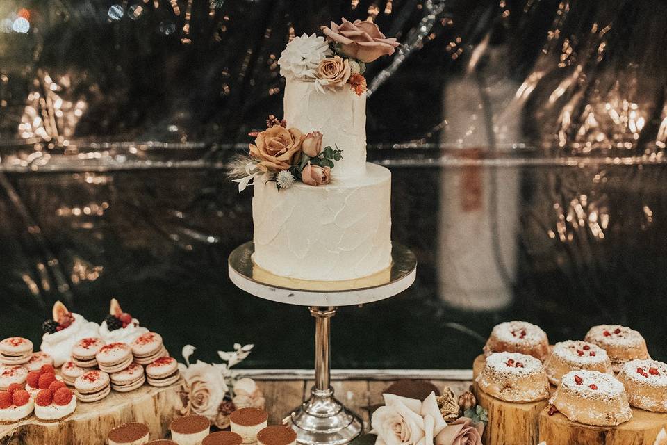 Mini 2 tier + dessert table