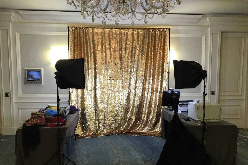 Our standard Gold Sequins Setup Straight.
