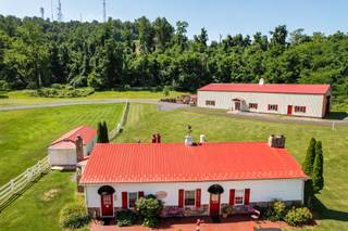 Pleasant View Farm Bed And Breakfast Inn - Barn & Farm Weddings - New ...