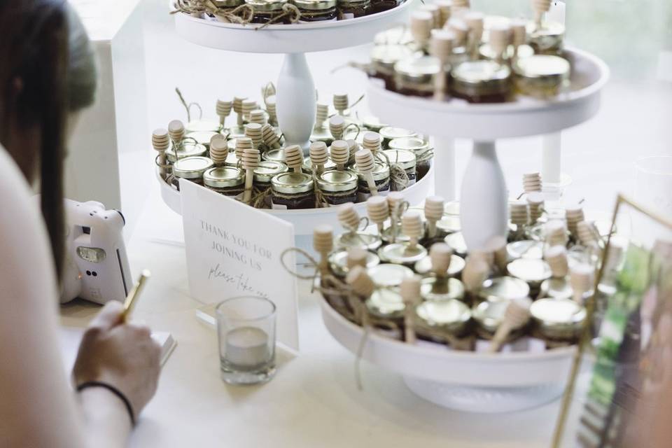 Trend & Tradition Weddings