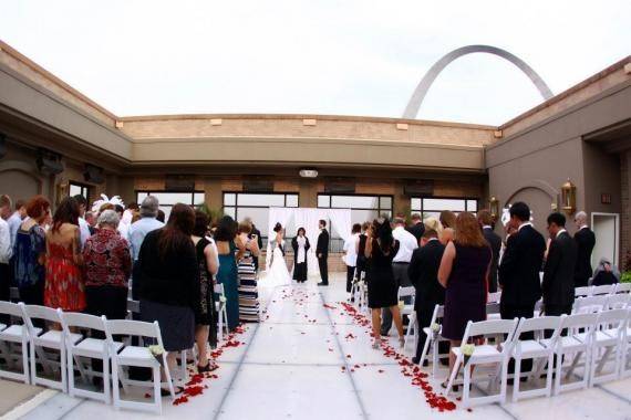 Deana Vitale - The Wedding Officiant