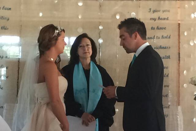 Deana Vitale - The Wedding Officiant