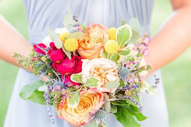 Garden roses, crespedia, summer textures