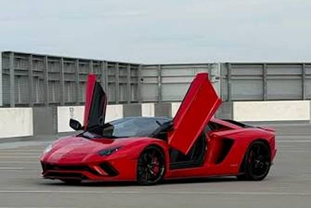 Ferrgatti_Exotics_Aventador_Storefront_2000px.jpg