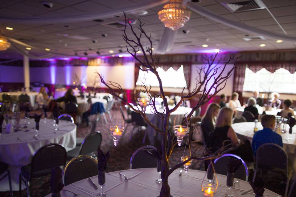 Table setting with lighting