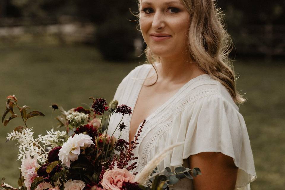 Soft and natural wedding beauty