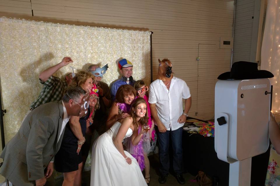 Apogee Events - DJ & Photo Booth